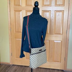💯 authentic Gucci crossbody bag.